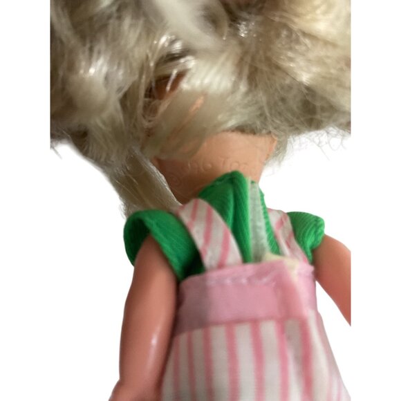 Gardening Fun Barbies Sister Kelly Doll 1996 - Picture 3 of 4